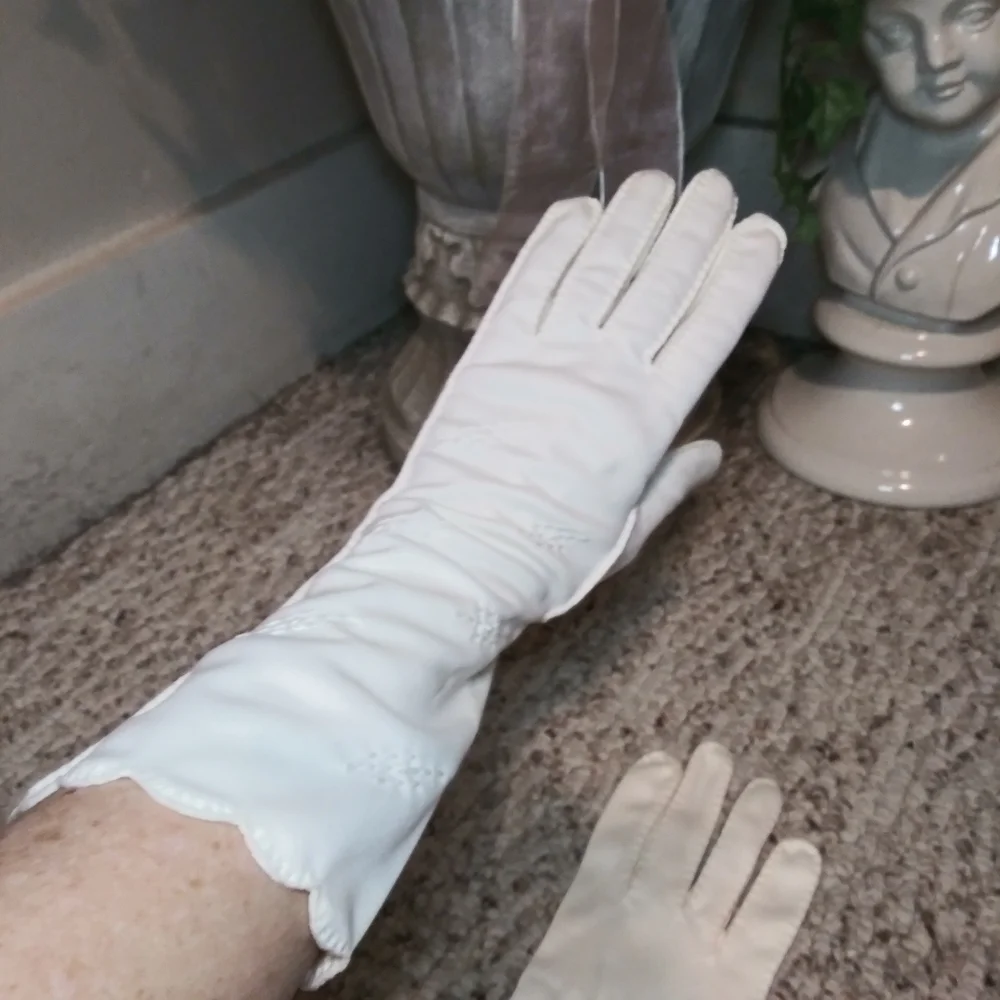 Vintage 1950's Shalimar Handmade Ivory Embroidered Opera Gloves - Picture 1 of 13